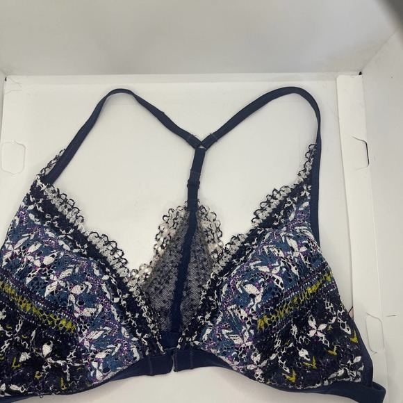 Victoria's Secret Body Crochet Lace Line Racerback Bralette Blue‎ Small - Picture 1 of 5